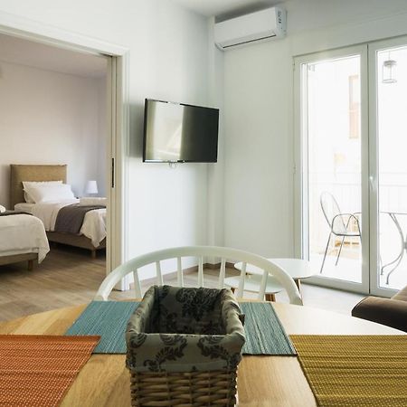Comfort Zone Apartment In The Heart Of Aten Exteriör bild