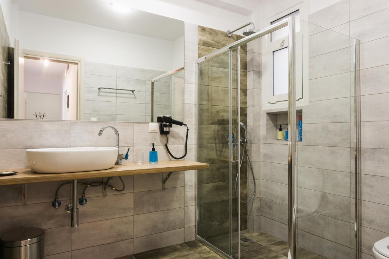 Comfort Zone Apartment In The Heart Of Aten Exteriör bild