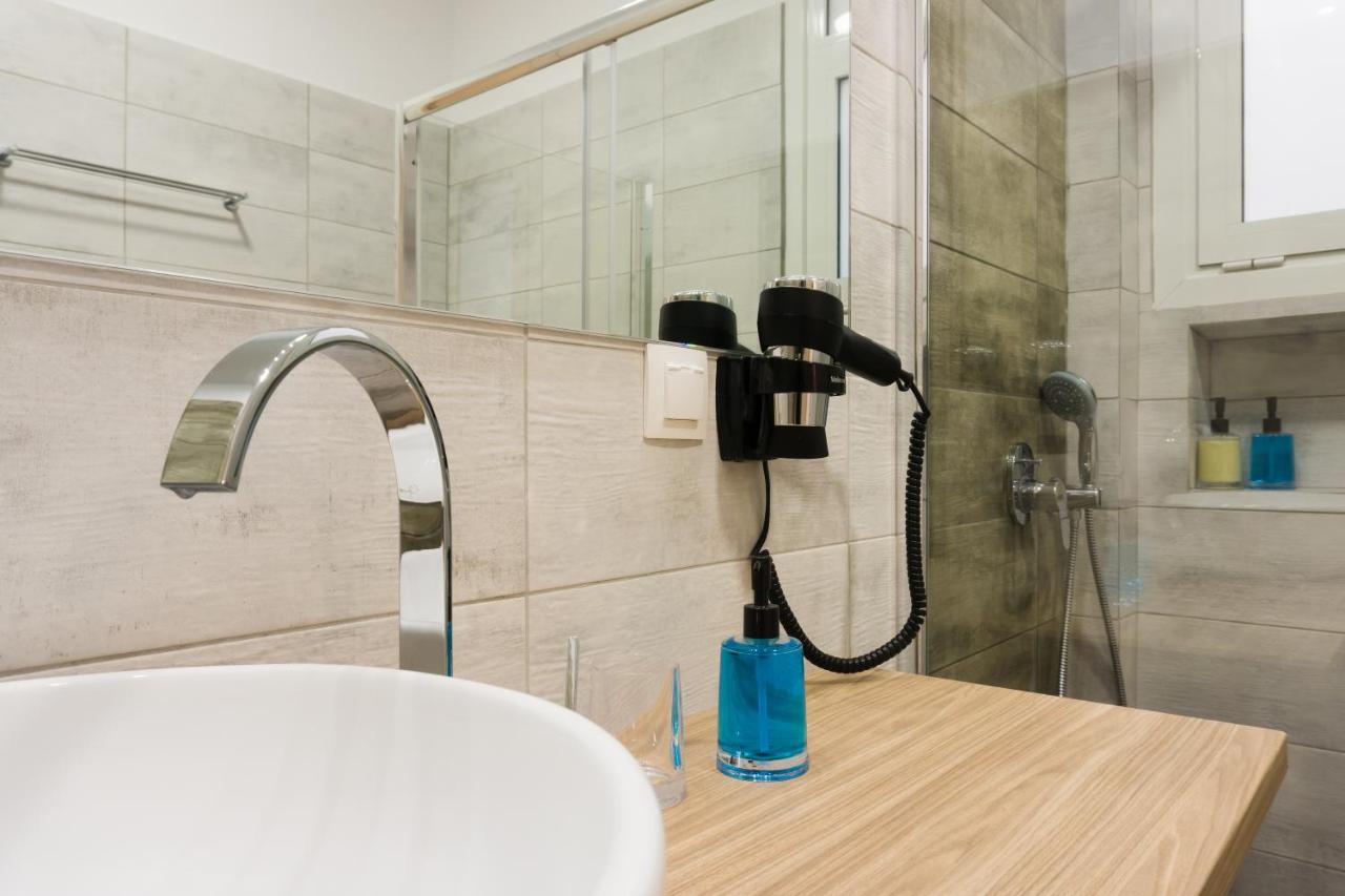 Comfort Zone Apartment In The Heart Of Aten Exteriör bild